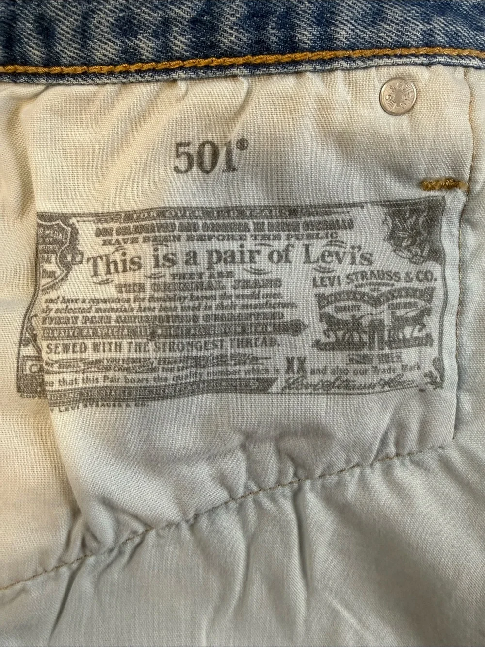 Levi’s 501 Distressed Cutoff Shorts W27